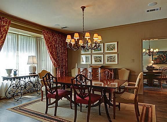 Formal Dining