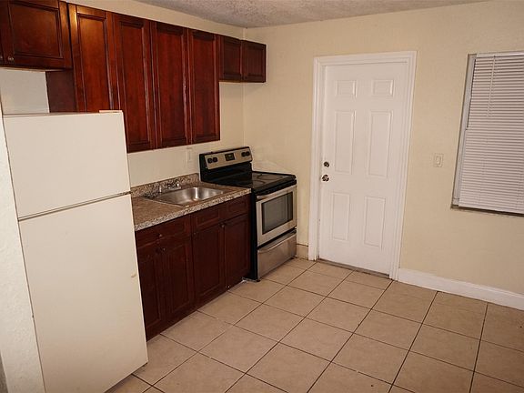 3rd image of 730 21st Street