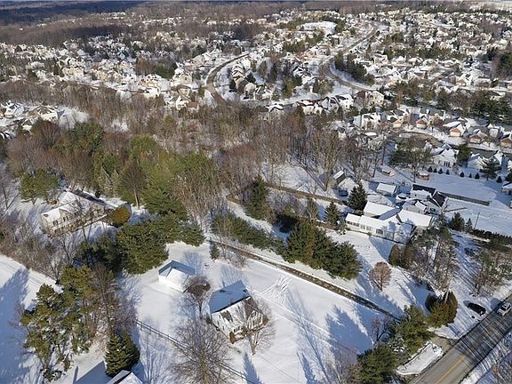 5th image of 22444 Westwood Dr