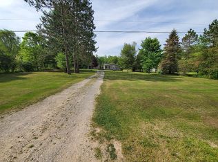 2530 E Shearer Rd, Midland, MI 48642