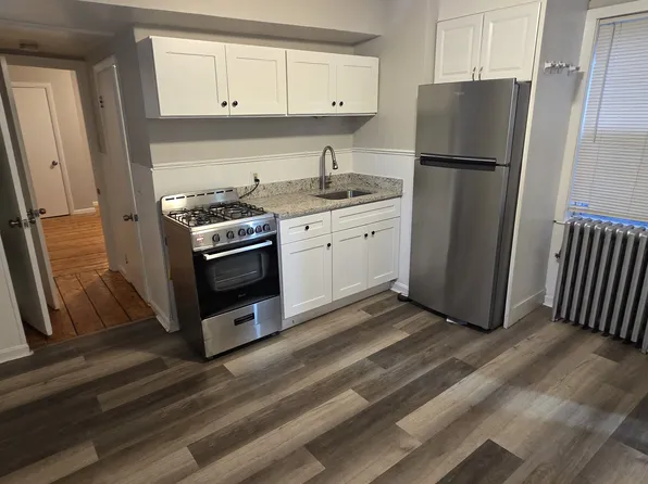 8A Herbert St APT 2, Salem, MA 01970