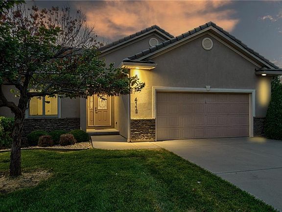 2nd image of 4112 NE Chapel Manor Ct