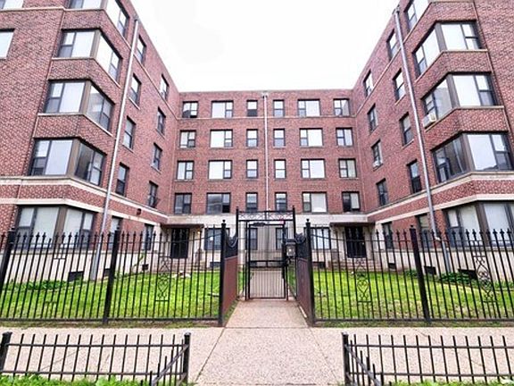 3rd image of 7200 S Coles Ave #501