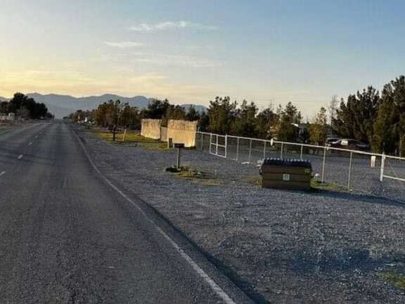 4th image of 1920 Manse Rd