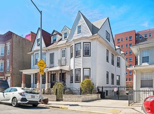 578 E 28th St, Brooklyn, NY 11210