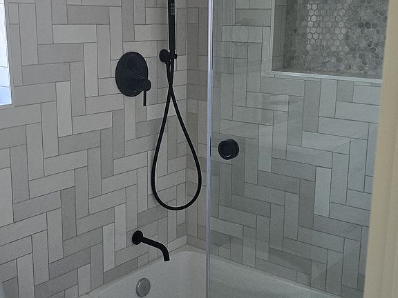 5th image of 1770 Almond Ave #1