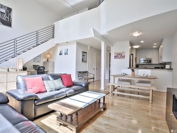 3rd image of 49 Zoe St APT 3