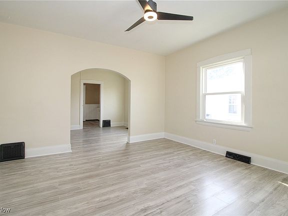 5th image of 1559 Wakefield Ave