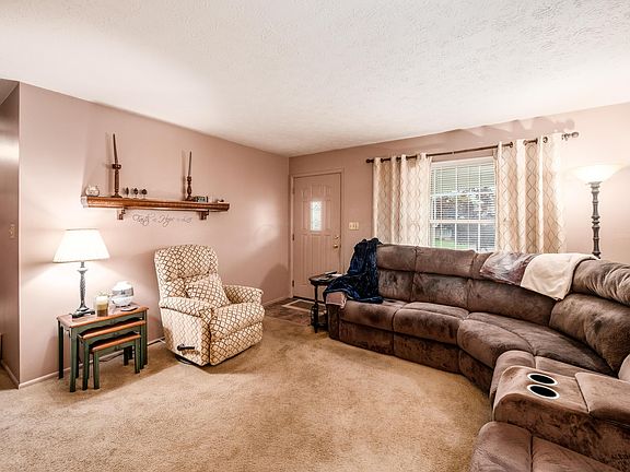 3rd image of 1779 Flinthill Dr