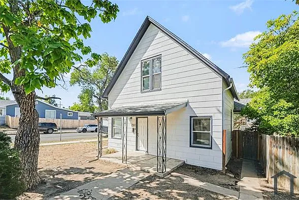2 bed, 800 sqft, $1,599 — Photo 2