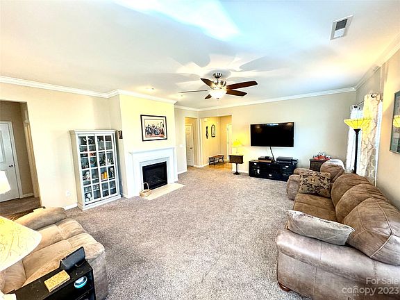 2nd image of 1161 Rainier Ln