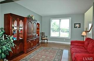 3rd image of 130 Blackstone Dr