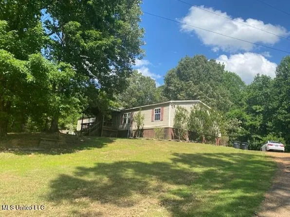 689 Magnolia Cir, Sarah, MS 38665