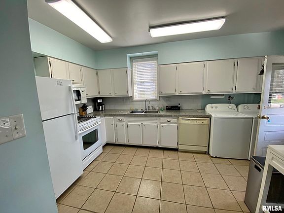4th image of 216 W Jefferson St