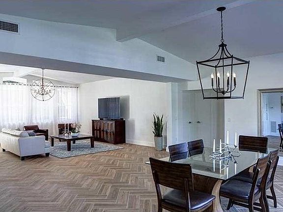4th image of 2305 N Ocean Blvd