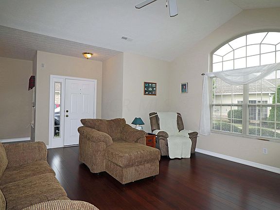 4th image of 912 Villas Dr