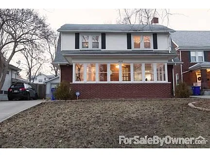 1436 W Riverview Ave photo 1