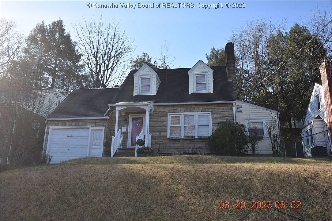 410 Elm St photo 1