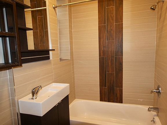 4th image of 405 Suydam St APT 03L