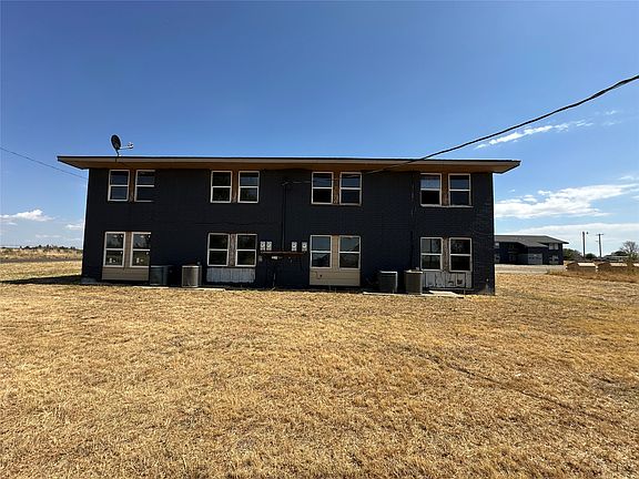 2nd image of 100 Pecos Pl