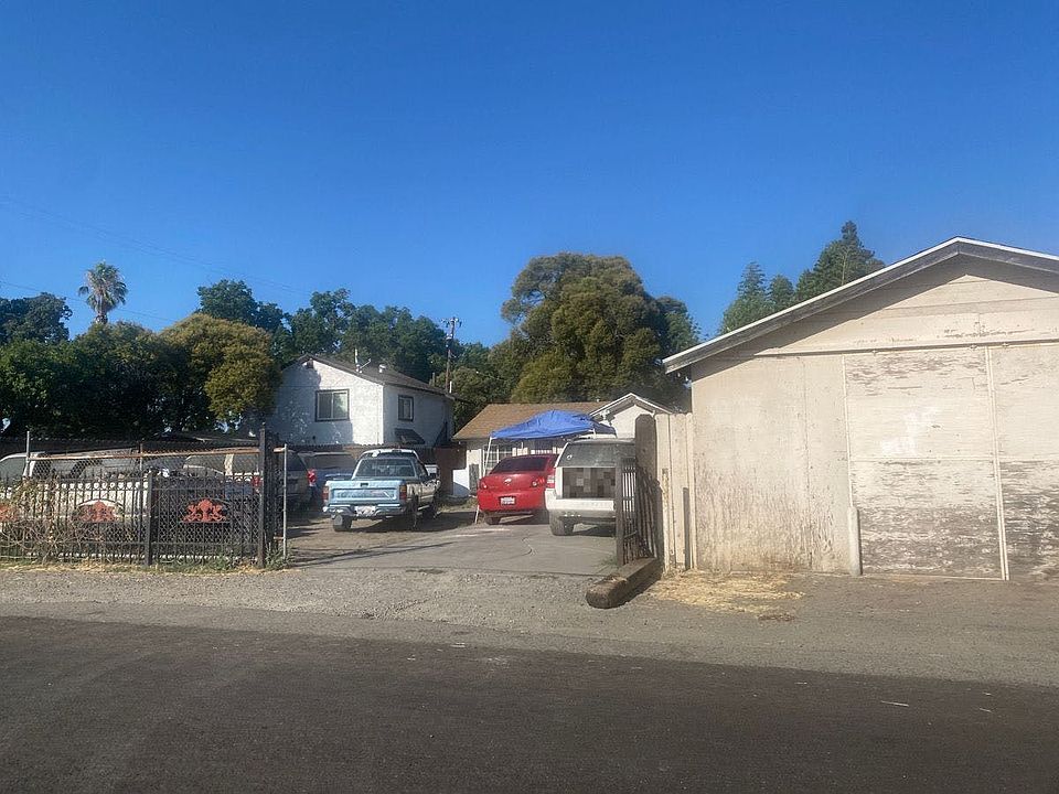 2nd image of 2124 N Myran Ave
