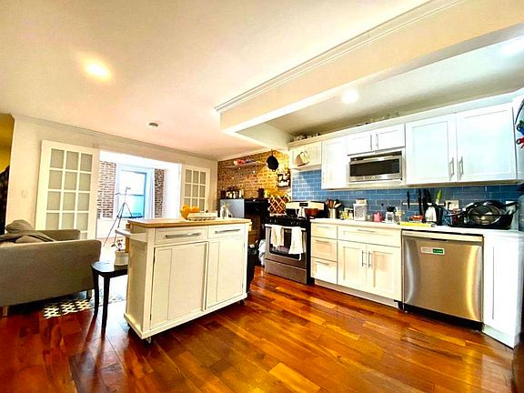 3rd image of 189 Rogers Ave #1P
