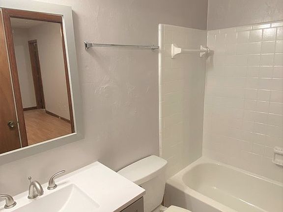 5th image of 2081 Continental Ave