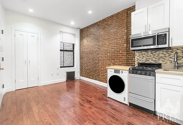 Rented by PREX Realty Corp | media 4