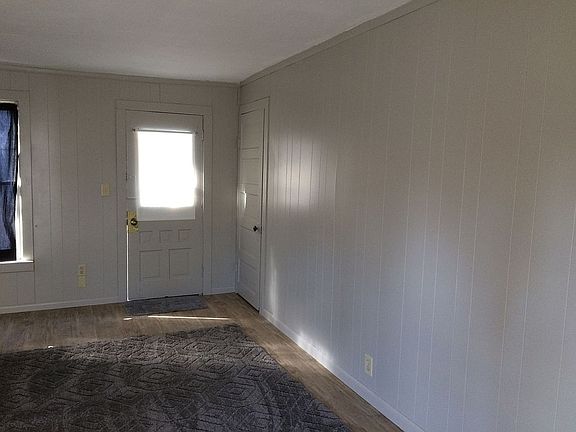 4th image of 802 N Highland Ave