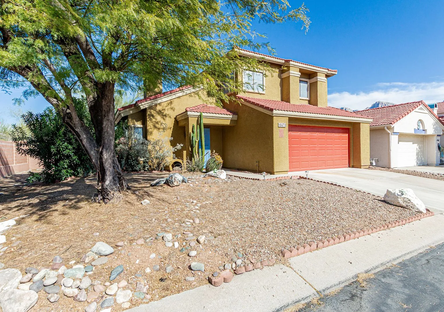 Oro Valley- 3 Bedroom/ 3 Bathroom Home Available Mid August! — Photo 2