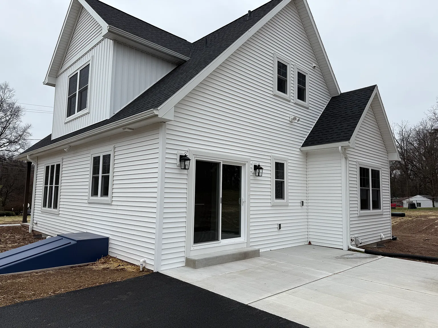 3 bed, 2.5 bath, 1822 sqft, $3,000 — Photo 2