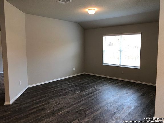 4th image of 242 Fernwood Dr