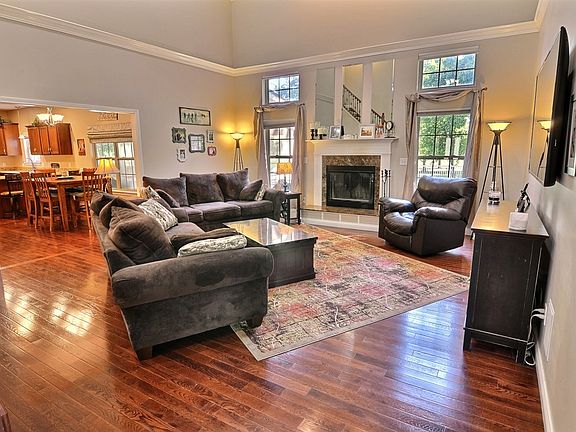 4th image of 4771 Saintsbury Ct