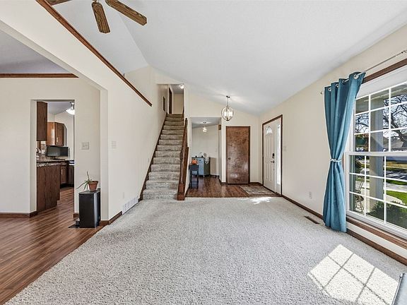 5th image of 225 Rockvalley Ln NW