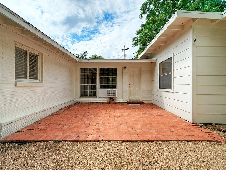 1803 Pearl St — Photo 25