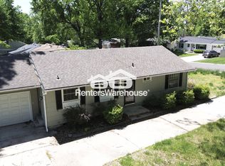 5317 W 73rd St, Prairie Village, KS 66208