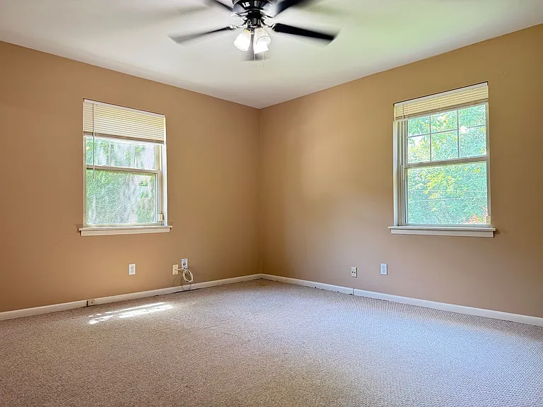 323 Auburn Dr — Photo 33