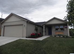 1215 SW Big Sky Ct, Pullman, WA 99163