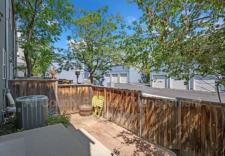 1345 Yellow Pine Ave — Photo 21