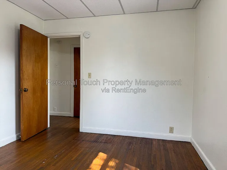517 12th Ave N #6 — Photo 16