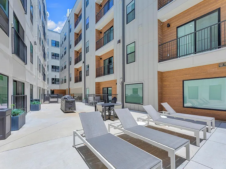 2500 Longview St #323 — Photo 33