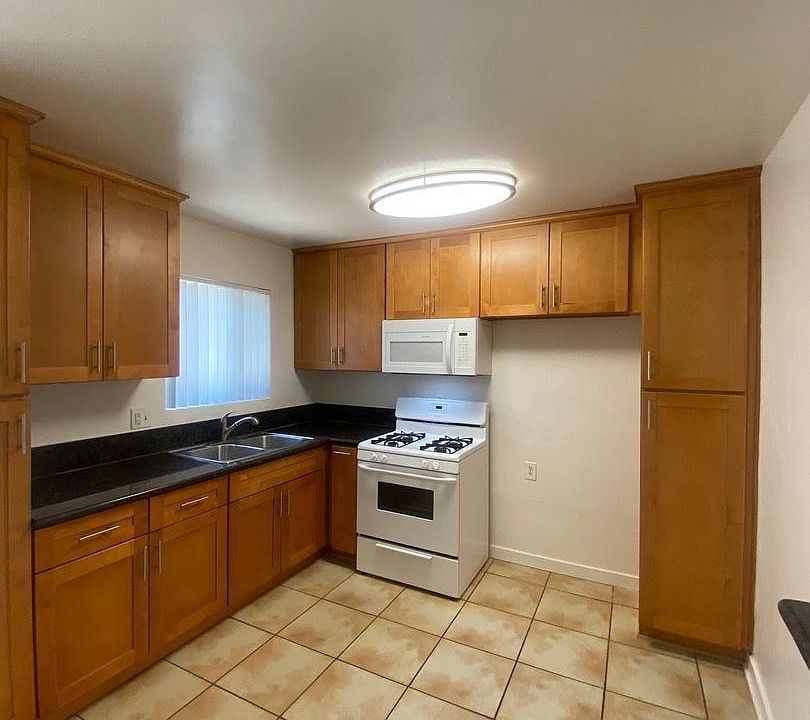 1st image of 11729 216th St #3111091