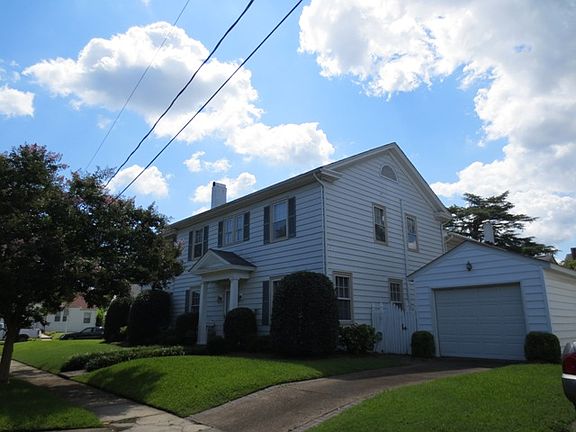 3rd image of 1301 Sussex Pl