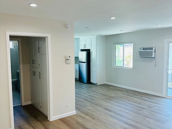 3rd image of 343 W Dryden St APT D