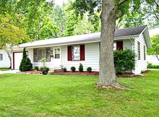 44 Ridge Ln, Geneva, IL 60134