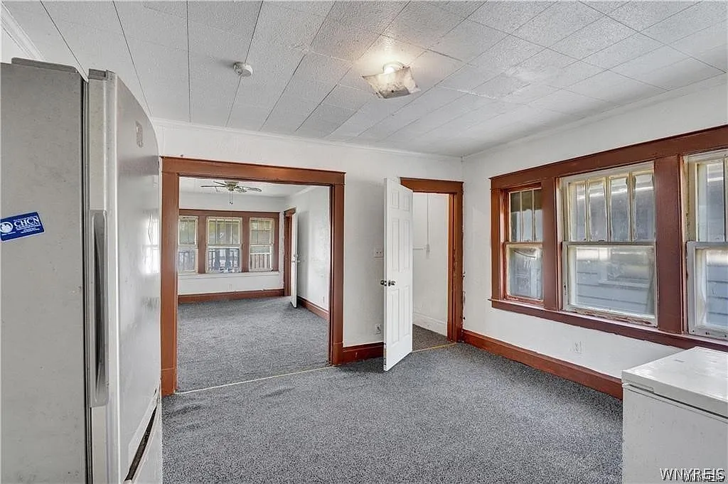 2 bed, 1.0 bath, 3216 sqft, $900 — Photo 3