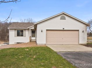 2155 Avalon View Dr NE, Cedar Springs, MI