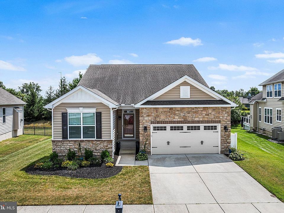 1st image of 29478 Glenwood Dr