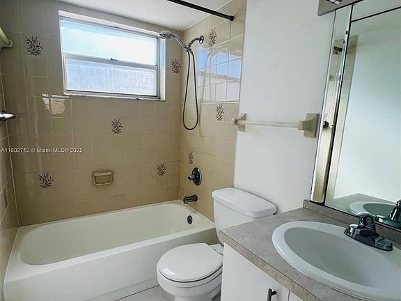 5th image of 1605 Pennsylvania Ave #404A