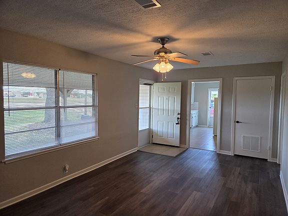 3rd image of 229 25th Ave N